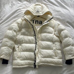 Aritzia super puff in size XL